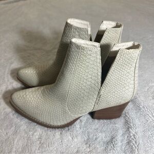Laura Marano Women’s Reptile Skin Boots Size 9.5 Preowned